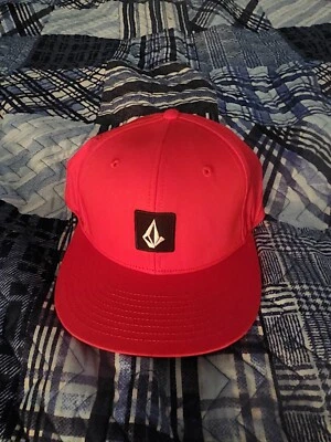 New Volcom Surf Crew V-Square snapback- cay/red - Image 1 of 4