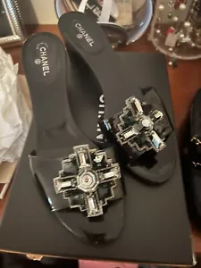 Chanel Sandals Black jewelry logo Patent leather size 39 - Picture 1 of 6