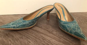 PAZZO Women's Kadola Teal and Tan Leather Embroidered Mules Size 7.5 - Picture 1 of 3