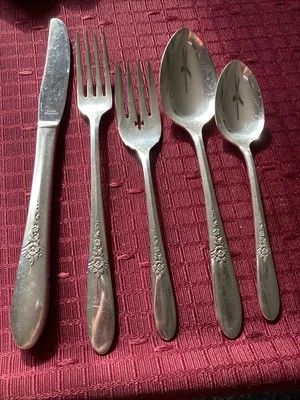 Винтажные столовые приборы Oneida Community Fantasy Rose 5 шт. расстановка мест - Изображение 1 из 4