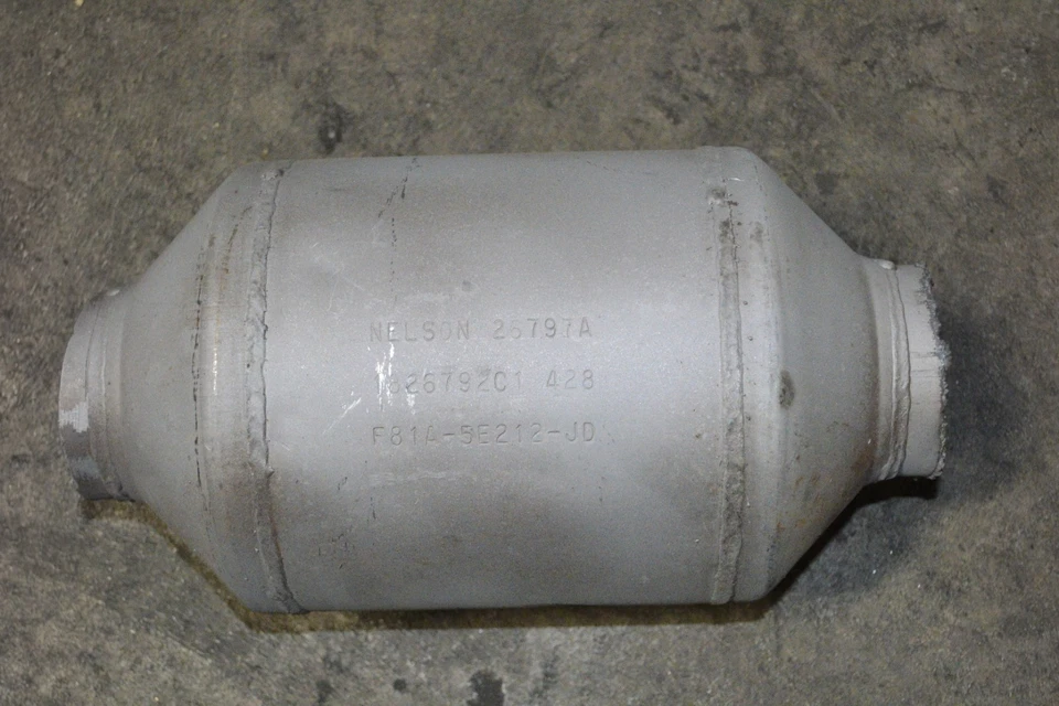 Сертифицированный оригинальный дизельный конвертер 2556E для Ford F250 F350 7,3 л 1997-02 годов выпуска - Изображение 1 из 3