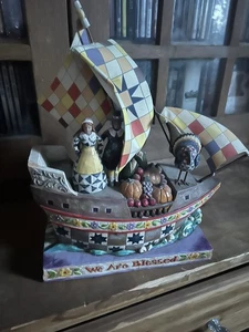 Jim Shore We Are Blessed Thanksgiving Tischdeko Schiff Mayflower Heartwood Creek - Bild 1 von 2