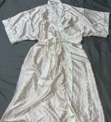 Maxi bata con cinturón vintage Lily of France rosa medio con detalles marfil Foto 1 de 4