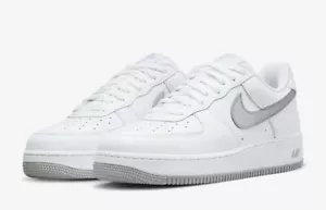 Nike Air Force 1 07 Low Retro Para Hombre Blanco Plateado Metálico EE. UU. Hombres TALLA 17 UK 16 OG - Imagen 1 de 10