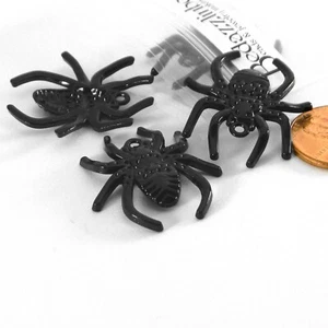 3 grandes dijes colgantes de Halloween de insectos araña de metal negro macizo de 1 pulgada con agujero - Imagen 1 de 2