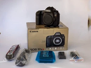 Canon EOS 5DS R 50,6MP DSLR-Kamera - Schwarz (Nur Gehäuse) - Bild 1 von 13