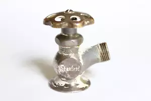 antico rubinetto tubo rubinetto esterno | vintage garage cucina vittoriana davanzale vecchio rubinetto - Foto 1 di 11