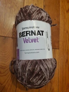 Yarnspirations Bernat Samtgarn Mokka 10,5 Unzen 315 Yd Neu - Bild 1 von 3