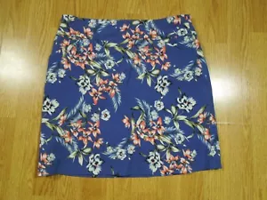 Pantalón Corto Mario Serrani ~ Mediano ~ Azul con Diseño Floral Rosa - Imagen 1 de 6