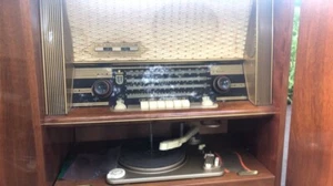 VINTAGE Kaiser CONSOLE Model W649 Tube Radio Console w/ Turntable - Picture 1 of 5