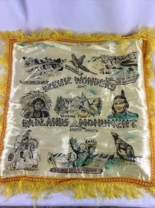 Funda de almohada de recuerdo vintage de la década de 1940 MONUMENTO BADLANDS Dakota del Sur Rayón 17x17 - Imagen 1 de 7