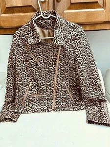 Women’s MED Soft Slightly Fitted Leopard Bikers Zip Jacket - Beautiful and NEW - Picture 1 of 6