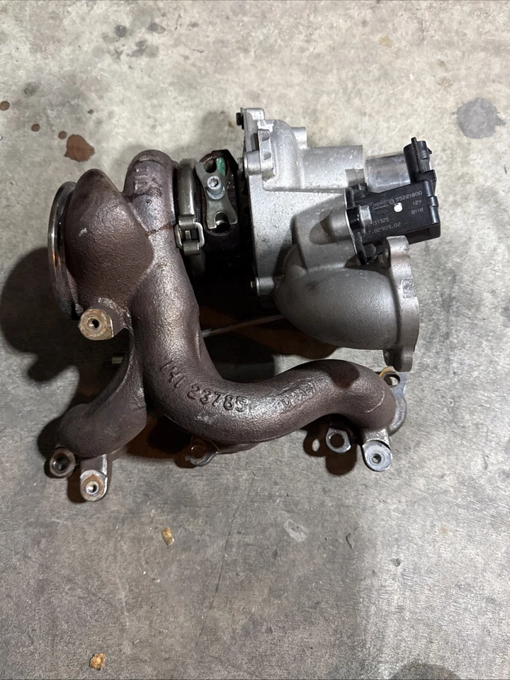 Turbocompresor Maserati Ghibli Levante 2021-2024 2,0 L OEM EM156 297712 55221800 Foto 1 de 4