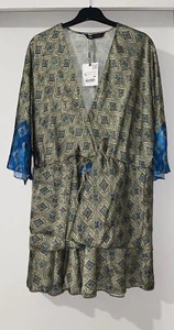ZARA MEHRFARBIGES SATIN MINI TUNIKA KLEID MIT GEOMETRISCHEM PRINT UND RÜSCHENSAUM GR XXL - Bild 1 von 10