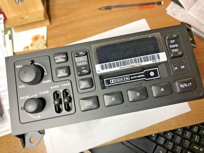 Radio PROBADA Jeep TJ 97-02 Cherokee XJ 97-01 con reproductor de cassette P04858556 ofertas Foto 1 de 4