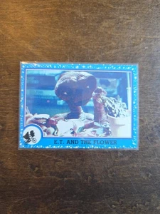 1982 DONRUSS THE EXTRA-TERRESTRAIL E.T. AND THE FLOWER #18 - Picture 1 of 2
