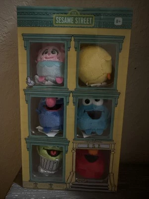 Набор плюшевых персонажей Sesame Street 50 Years And Counting - Изображение 1 из 4