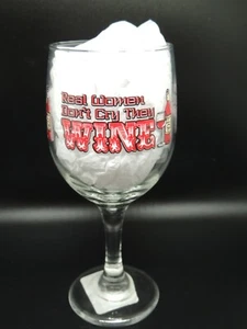 Neuheit Weinglas ECHTE FRAUEN WEINEN NICHT SIE WEIN lustiger Weinkelch mit roter Schrift - Bild 1 von 12