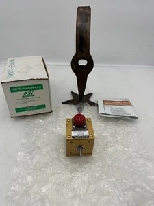 FSI TECHNOLOGIES RSE-2112-0600QHKM Rotary Shaft Encoder 12-28VDC 600PPR NEW OEM - Picture 1 of 8