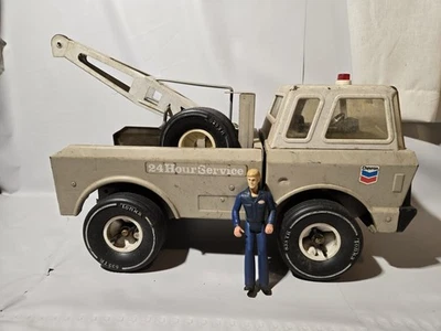 Tonka Chevron Wrecker - image 1 of 4