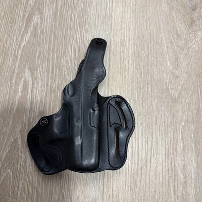 Funda DeSantis Thumb Break Vaina Derecha Cuero Negro OWB para GLOCK 26, 27, 33 Foto 1 de 2