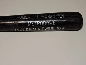 Hubert H Humphrey 1982 Metrodome  16" Mini Bat Minnesota Twins Black and Silver - Picture 1 of 4