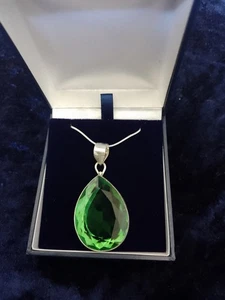 Stunning Large Cut Peridot Stone On 50cm Silver dipped Snake Chain Boxed Gift - Picture 1 of 3