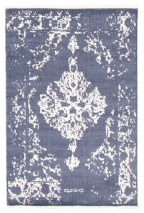 Traditional Hand-knotted Carpet 3'11" x 5'11" Wool/Silk Area Rug - Picture 1 of 9