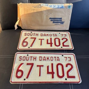 South Dakota 1973 Matched Set Of Truck Plates 67 T 402. - Picture 1 of 5