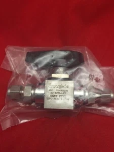 Válvula de bola de alta presión SS 3 piezas, asientos de PTFE, 1/4 in., SS-83TS4-KZ - Imagen 1 de 1