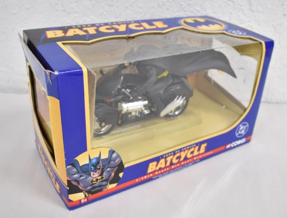 2005 Corgi Classics Batman 2000 Batcycle 1:16 Scale BLACK - Image 1 of 4