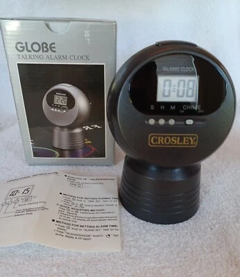 Reloj despertador digital parlante Crosley Globe vintage nuevo de stock Foto 1 de 4