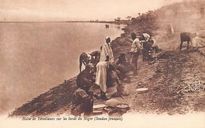 Mali - Halt of Senegalese Riflemen on the banks of the Niger River - Publ. Lévy - Picture 1 of 2