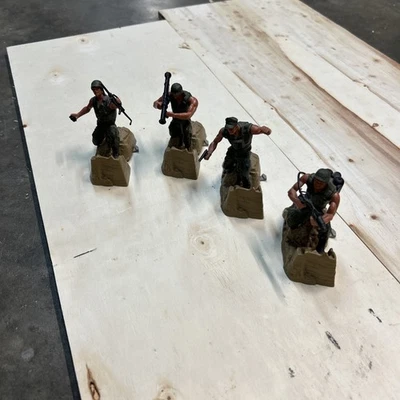 Heroes In Action Mattel 1974 Machine Gun/Bazooka/Flame Thrower/Squad Leader(4men - Image 1 of 4