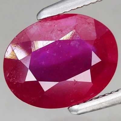 1.64ct 8.5x6.7mm Oval Natural Red Ruby Madagascar, Africa - Heated Glass Filling - Image 1 of 4