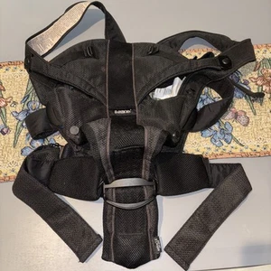 BabyBjorn 8-26 lbs carrier miracle mesh - Picture 1 of 8