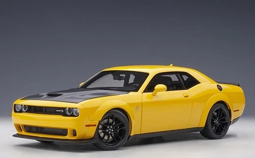 Dodge Challenger SRT Hellcat WIDEBODY 2018 Giallo Modellino Auto 1 18 Autoart