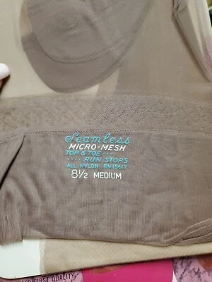 Medias de liga de nailon de punto plano sin costuras Wendy Lee de colección de los años 50 8,5 M utilería pin up  Foto 1 de 4