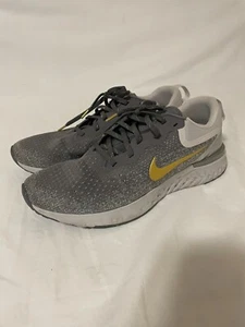 Nike Mujer Odyssey React Premium Gunsmoke/Dorado Metálico Talla 12 EE. UU. - e777 - Imagen 1 de 7