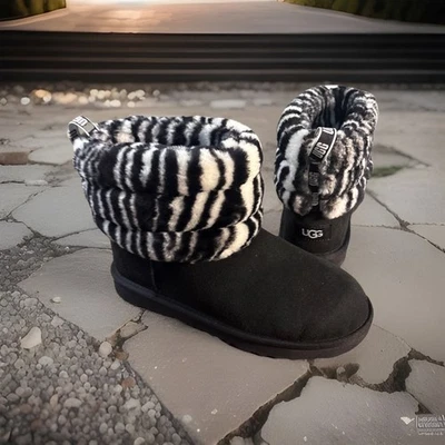 UGG KIDS FLUFF MINI QUILTED ZEBRA BLACK & WHITE 1116116K SIZE 5 BOOTS (AUTHENTIC - Image 1 of 4