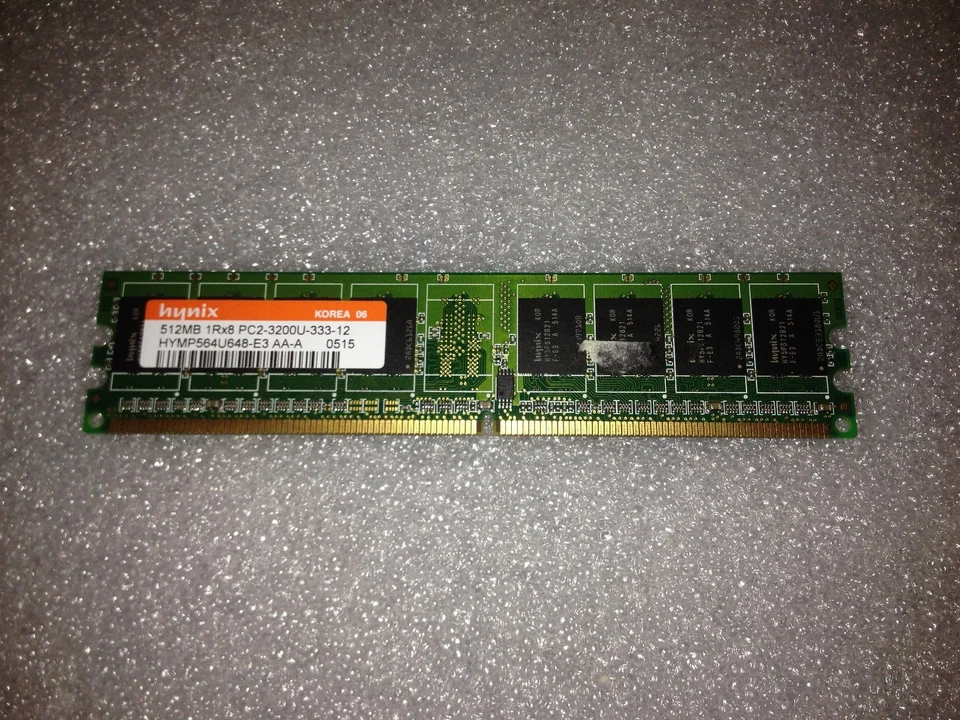 Memoria DDR2 Hynix HYMP564U648-E3 AA-A 512MB PC2-3200 400MHz CL3 240 Pin  - Immagine 1 di 1