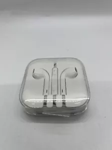 Apple OEM Wired EarPods iPhone iPad iPod Ear Buds 3.5mm - New in Case - Picture 1 of 6