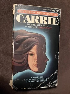 Carrie - Stephen King Vintage Paperback Book 1974 Horror Scary Halloween Decor - Picture 1 of 10