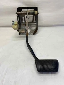 2006 DODGE MAGNUM A/T Auto Transmission Slow/Stop Brake Pedal Assembly G - Picture 1 of 15