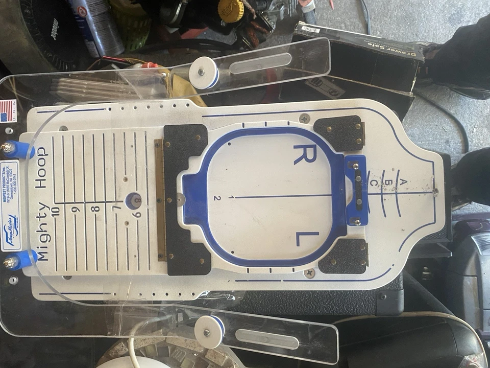 Aro magnético bordado Mighty Hoop 10x10 pulgadas MH-TJ360-1010-BKT-L Foto 1 de 3