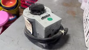 STACO ENERGY VARIABLE AUTOTRANSFORMER 3PN1010B INPUT 120V OUTPUT 0-140V 10A - Picture 1 of 5