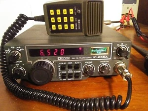 Transceptor Icom IC-255A 2M FM, micrófono HM8, PL, soporte, manual, probado funcionando - Imagen 1 de 18