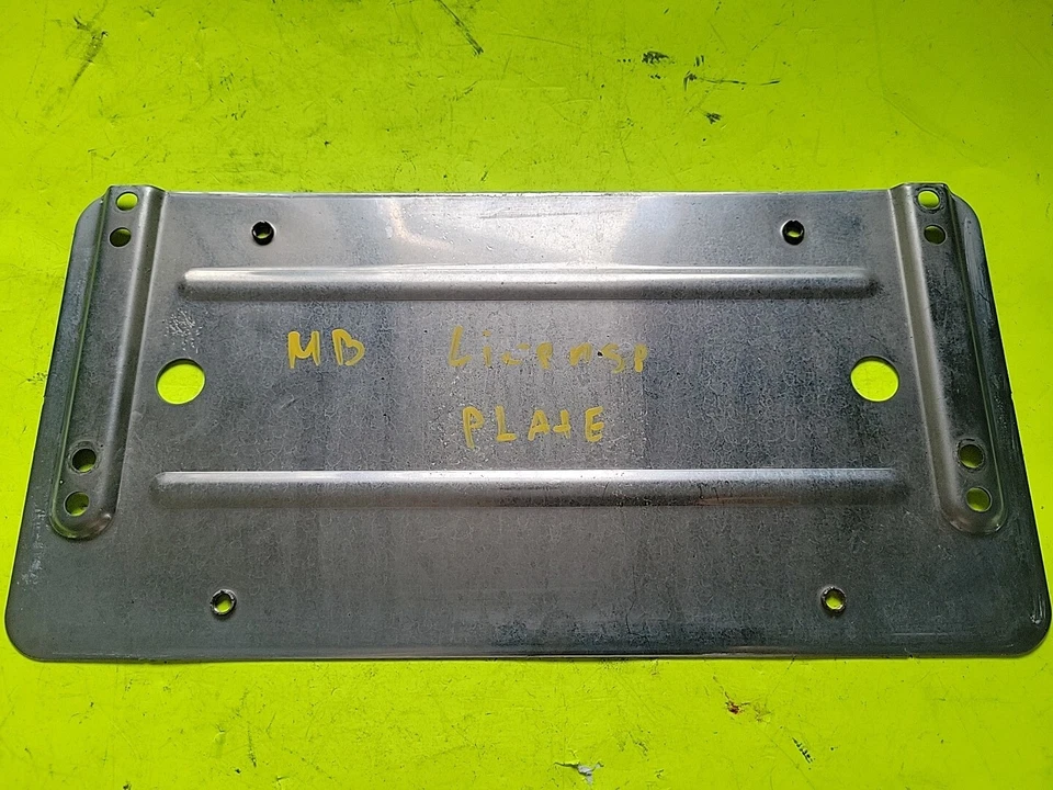 КРОНШТЕЙН ДЛЯ КРЕПЛЕНИЯ НОМЕРНОГО ЗНАКА КРЫШКИ БАГАЖНИКА MERCEDES-BENZ CLS500 2006 2011 W219 - Изображение 1 из 3