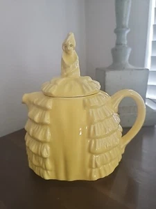 Vintage Sadler Ye Daintee Ladyee Yellow Teapot Crinoline Lady Collectable - Picture 1 of 9