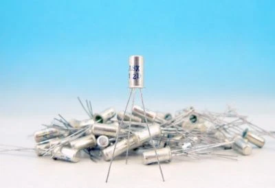 2 x MATCHED ASX12D FUZZ FACE  Effect Germanium PNP Transistor NKT275 Hfe 105 NEW - Image 1 of 2